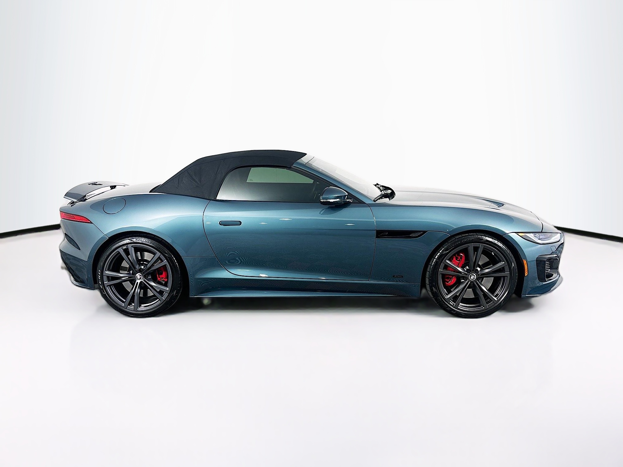 2024 Jaguar F-TYPE P575 R R75 photo 4