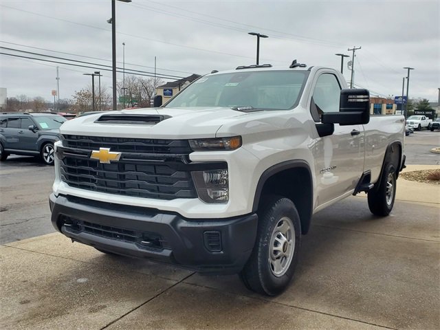 2025 Chevrolet Silverado 2500HD photo 3