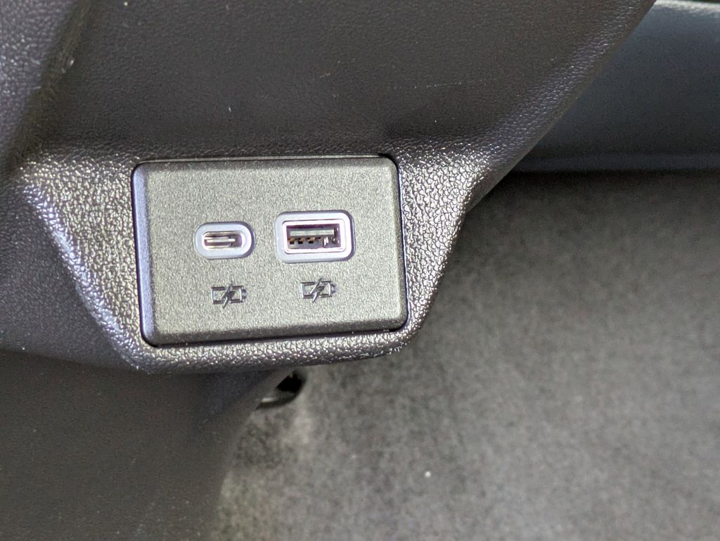 2022 Chevrolet Bolt EUV Premier photo 22