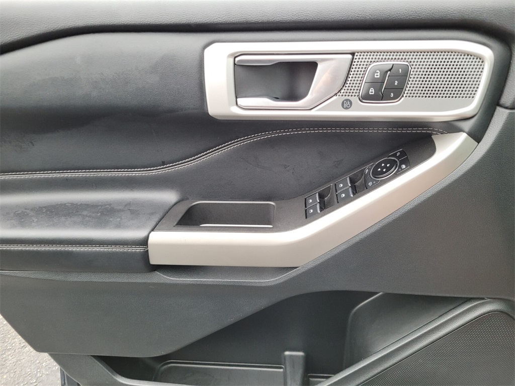 2023 Ford Explorer Limited photo 22