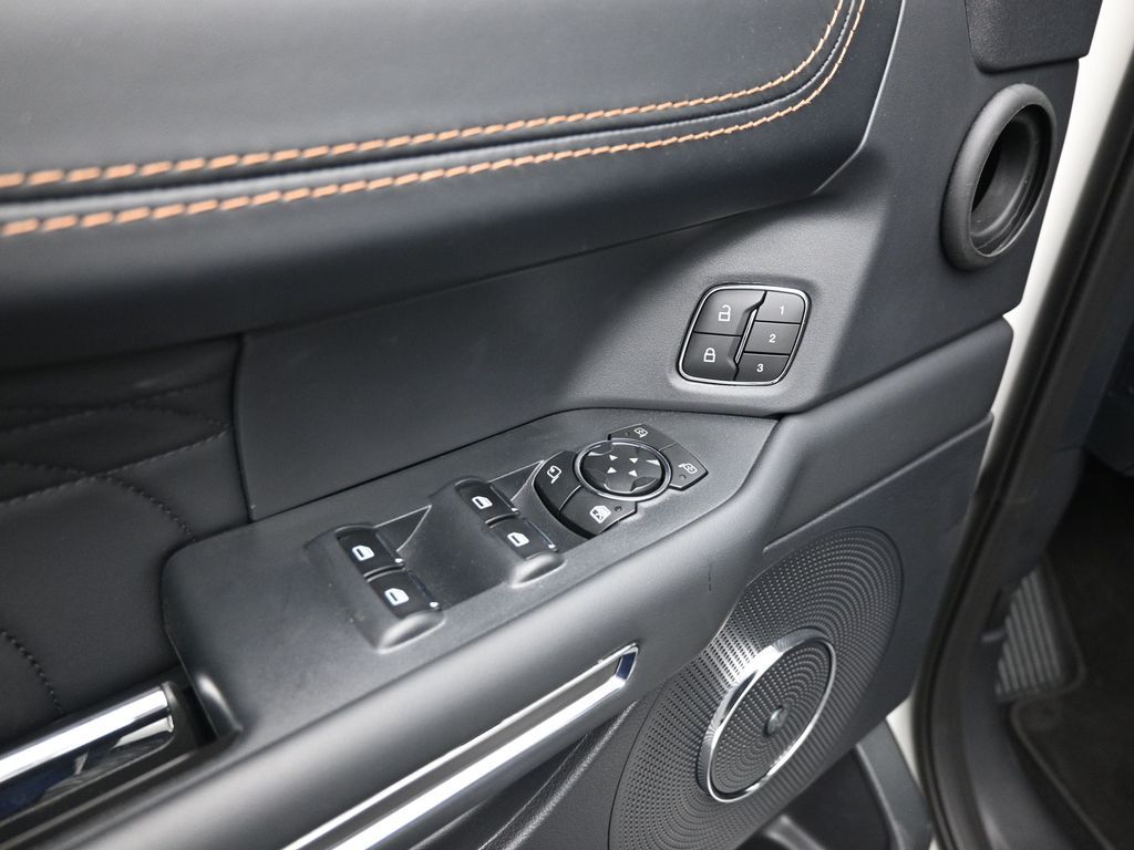 2024 Ford Expedition Platinum photo 9