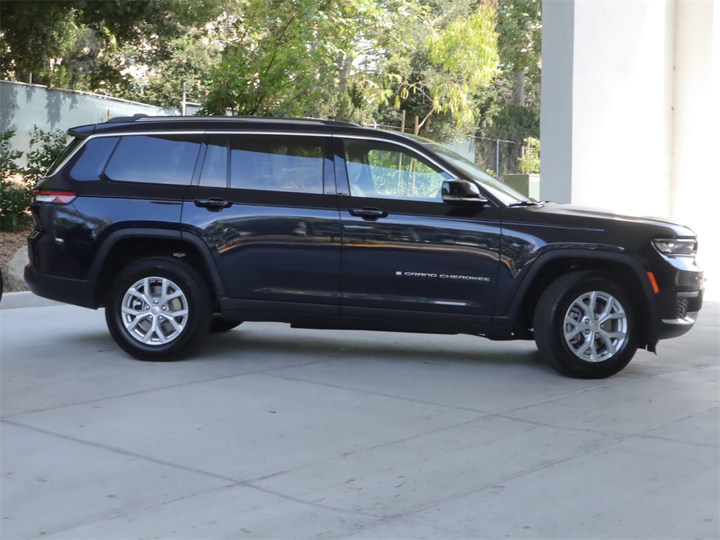 2023 Jeep Grand Cherokee Limited photo 3