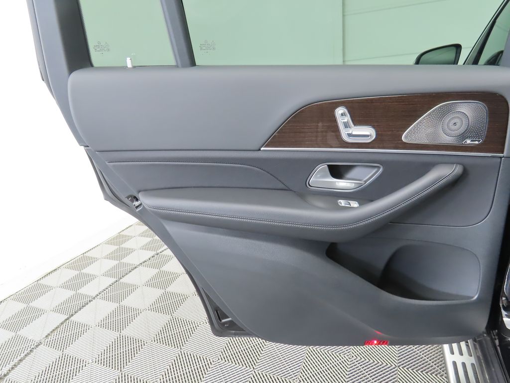 2025 Mercedes Benz GLS 450 4MATIC photo 27
