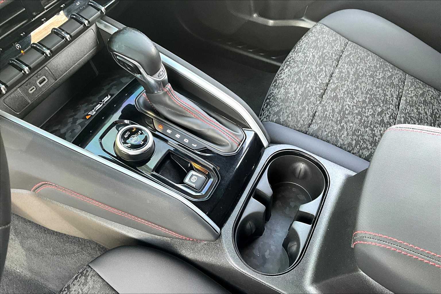 2024 Chevrolet Colorado Z71 photo 14