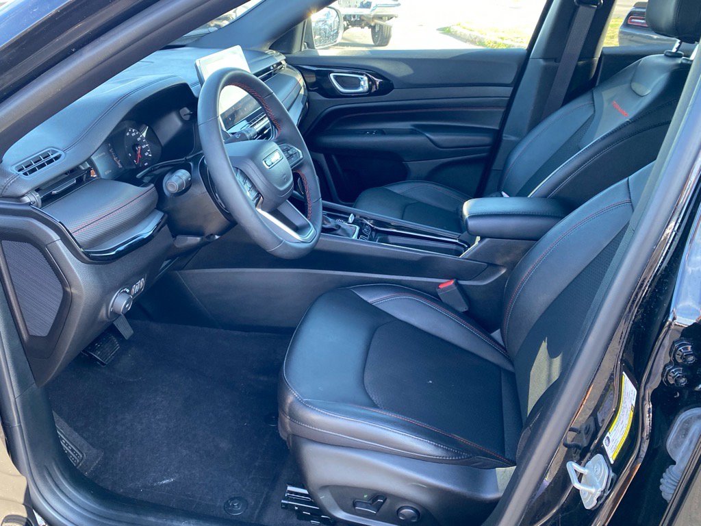 2024 Jeep Compass Trailhawk photo 8