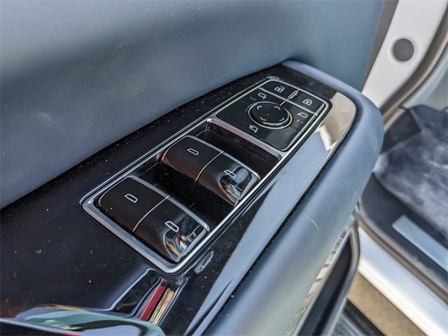 2025 Cadillac Escalade IQ Sport photo 2