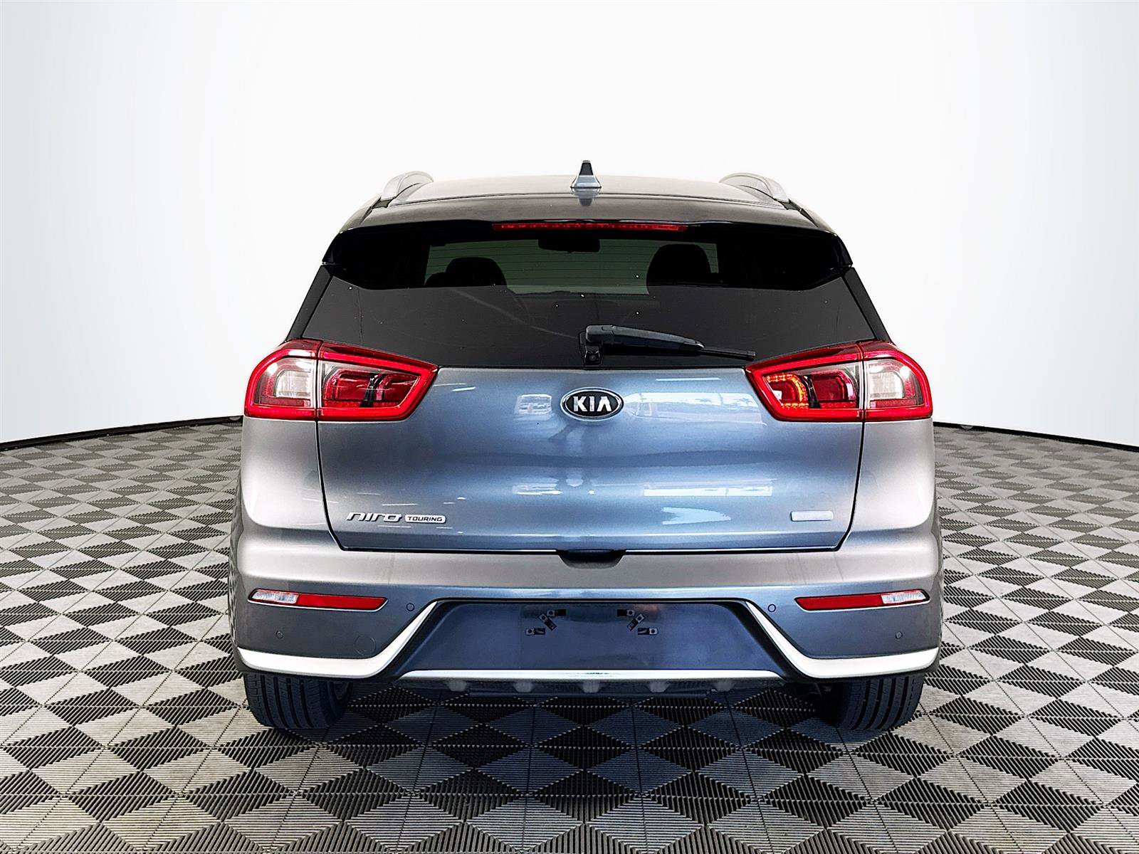 2017 Kia Niro Touring photo 4