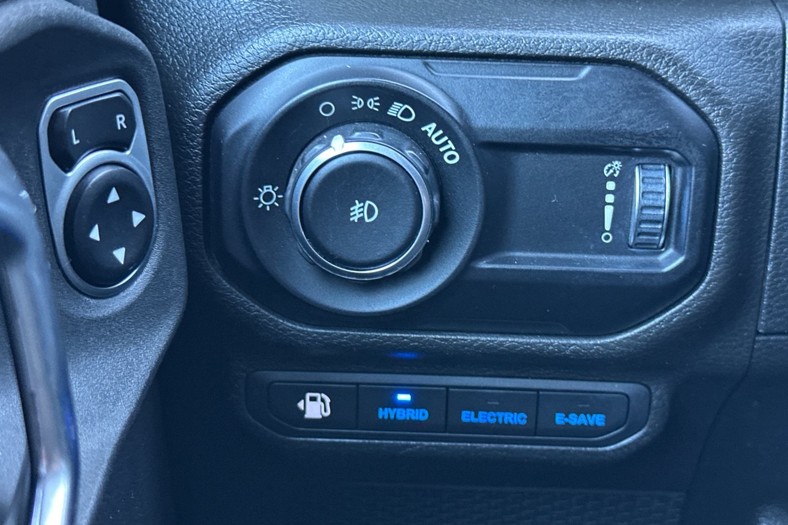 2023 Jeep Wrangler Base 4xe photo 29