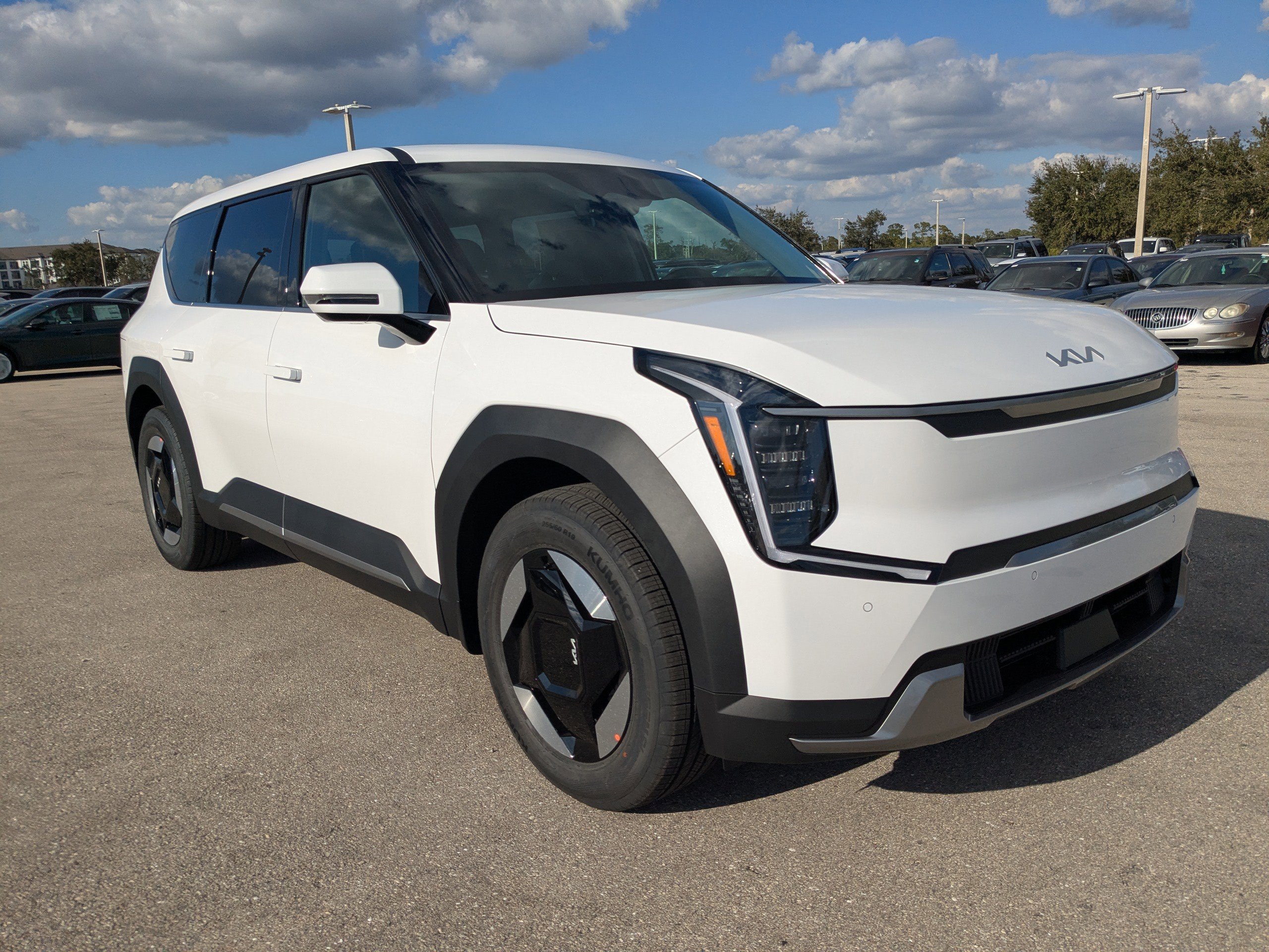 2026 Kia EV9 Light Long Range photo 2