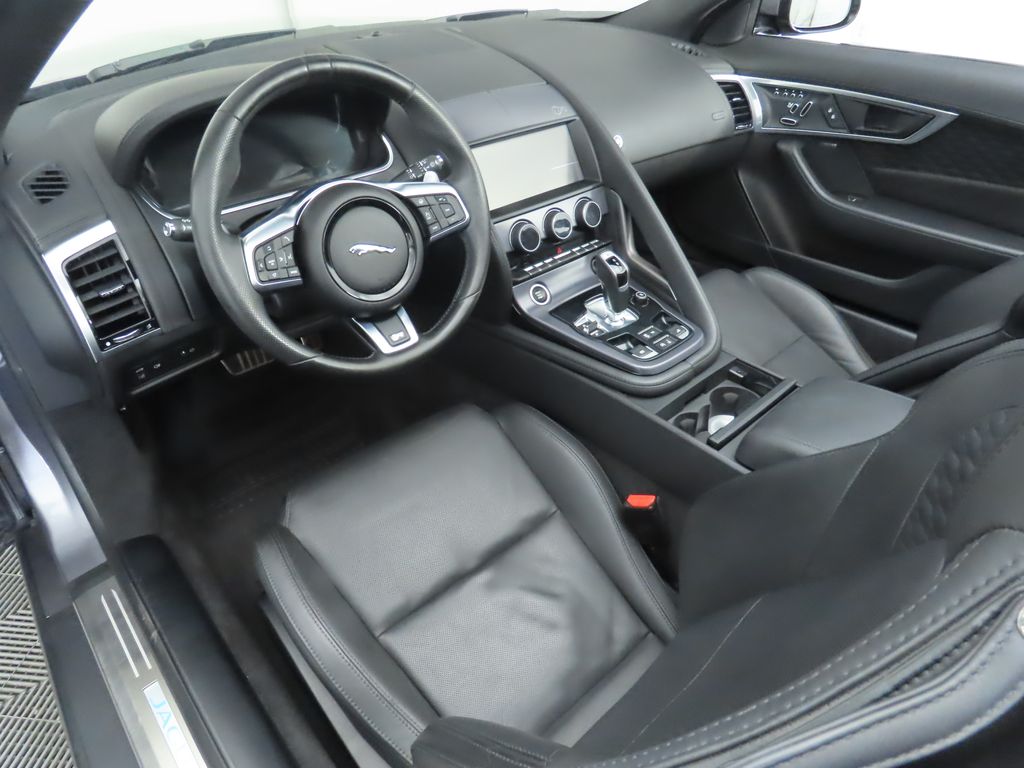 2021 Jaguar F-TYPE R photo 16