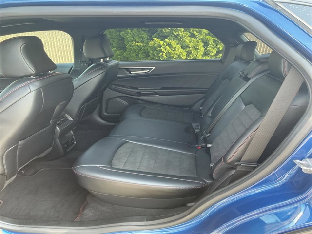 2022 Ford Edge ST photo 22
