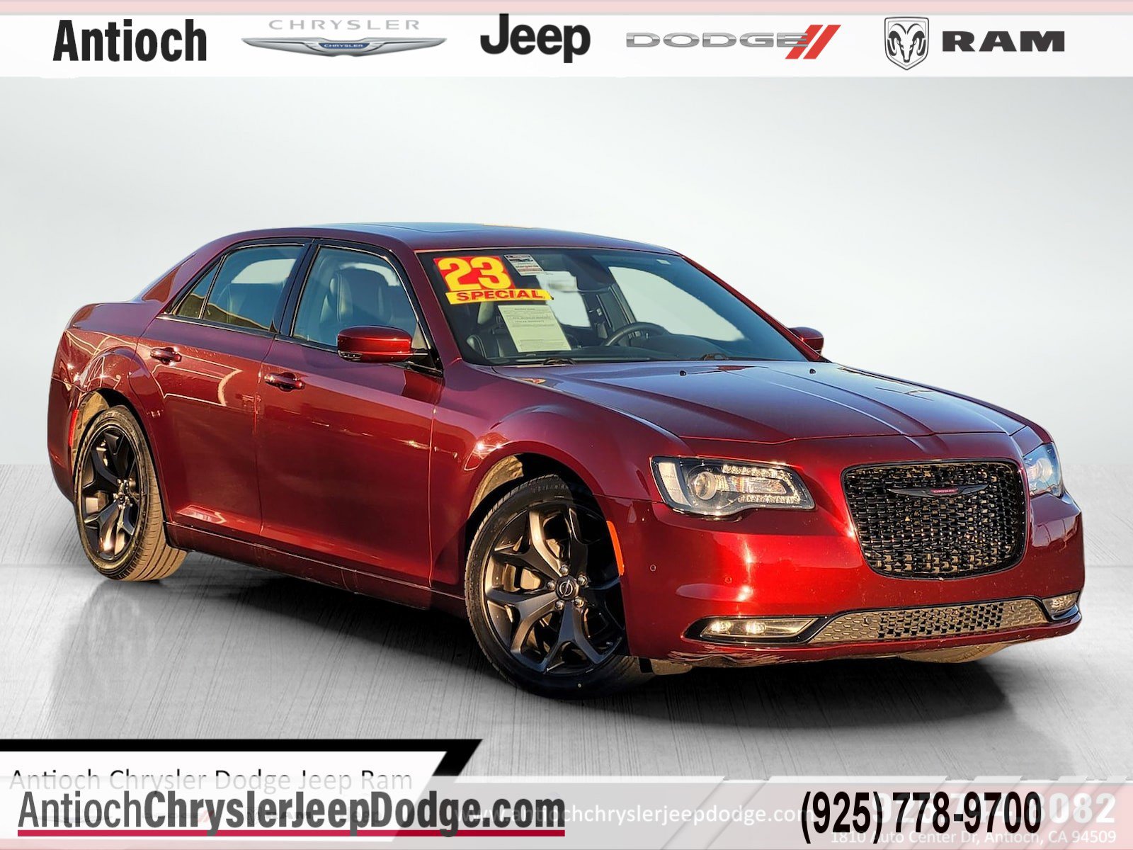 2023 Chrysler 300 S's photo