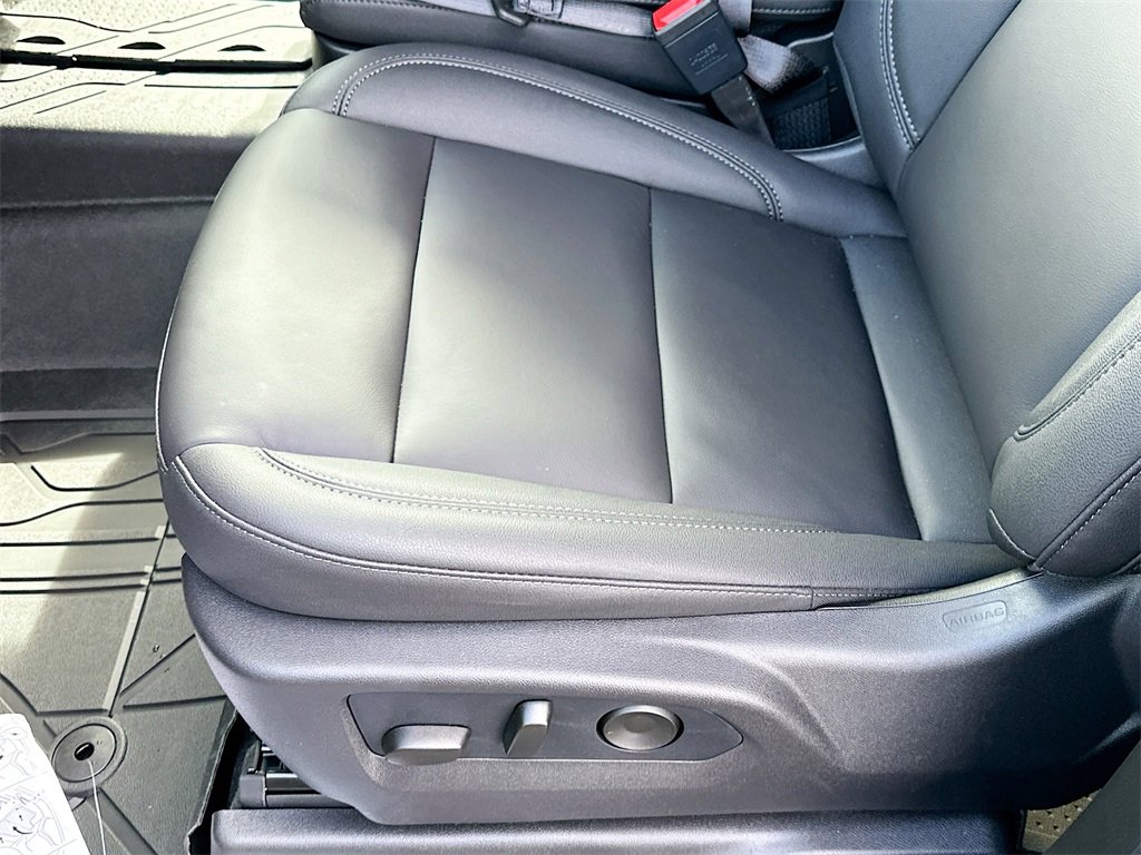 2025 Chevrolet Silverado 1500 LT photo 12