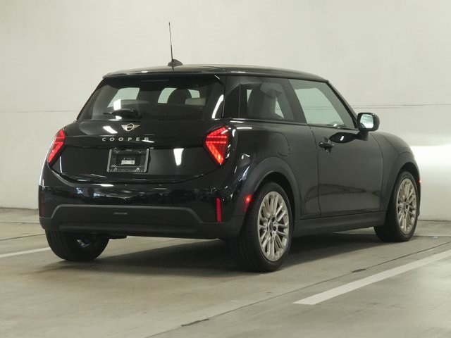 2025 Mini Cooper 2 Door Hardtop Signature photo 4