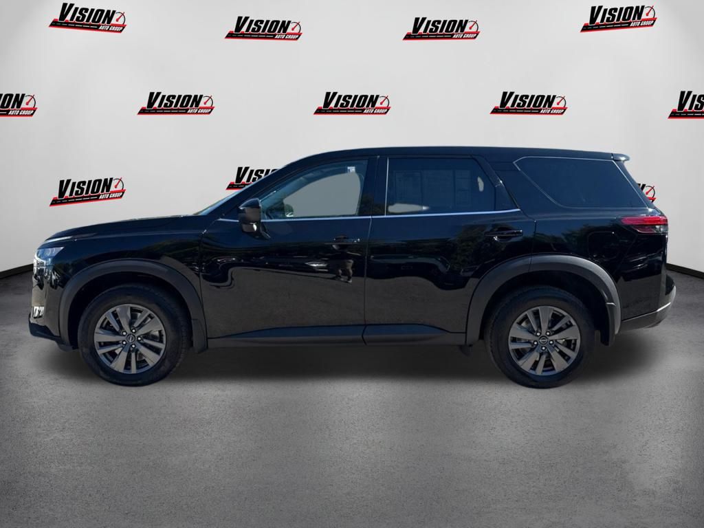 2024 Nissan Pathfinder S photo 2
