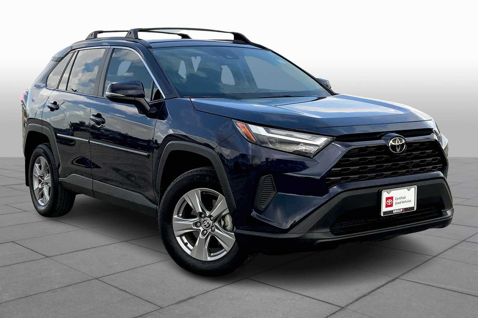 2024 Toyota RAV4 XLE photo 2