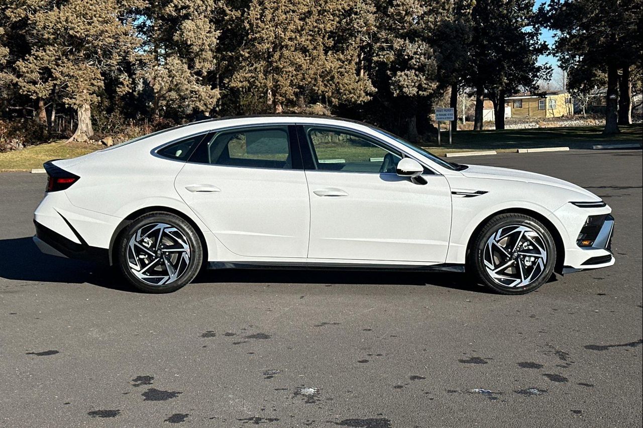 2025 Hyundai Sonata SEL Convenience photo 3