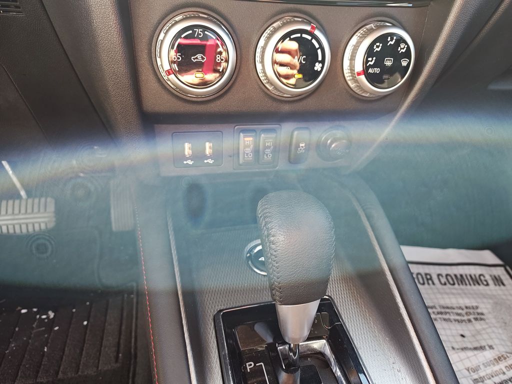 2024 Mitsubishi Outlander Sport ES photo 21