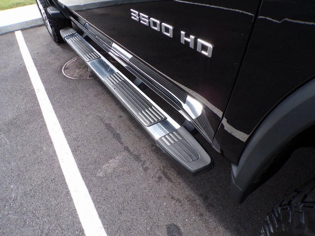 2022 Chevrolet Silverado 3500HD High Country photo 21
