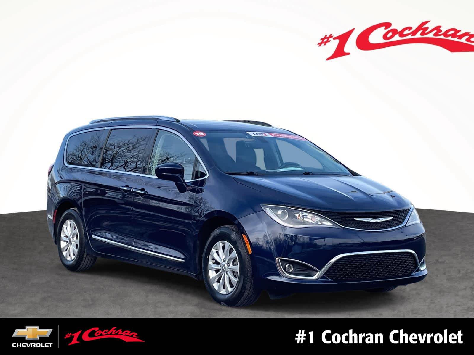 2019 Chrysler Pacifica Touring L's photo