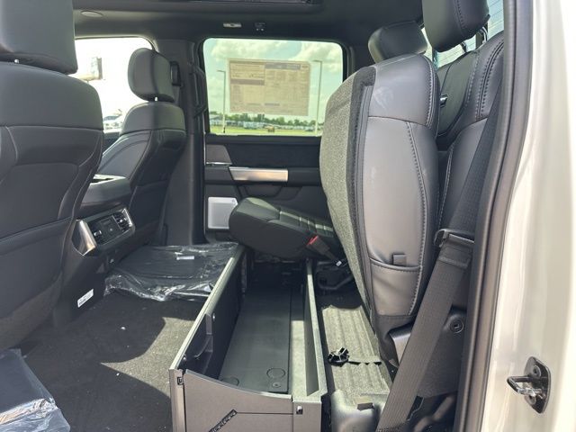 2025 Ford F-250 Platinum photo 38