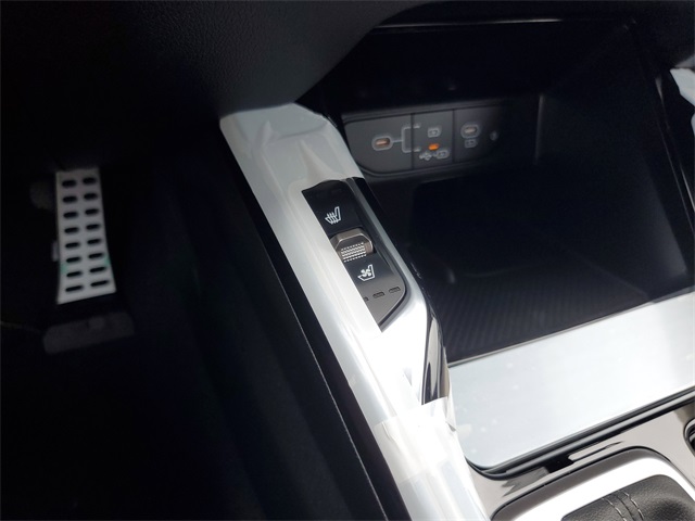 2026 Kia Sorento SX photo 23