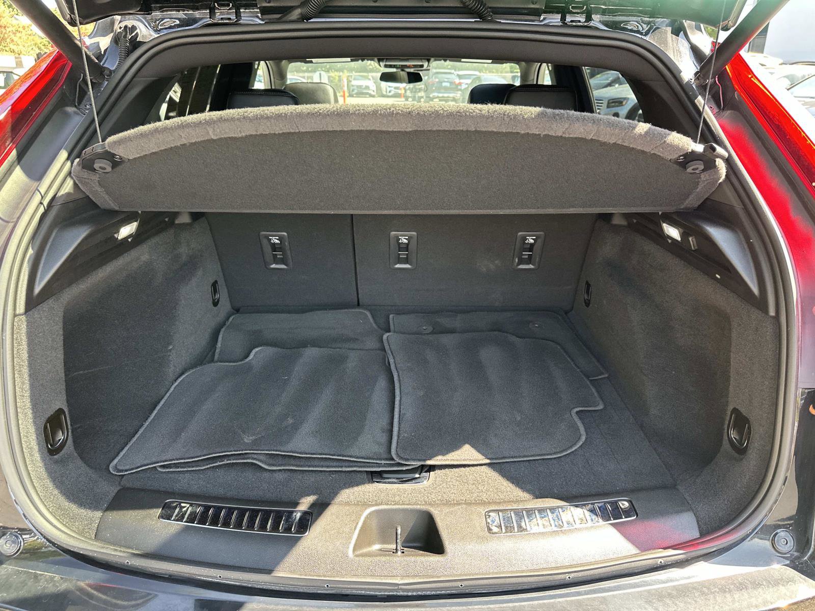 2021 Cadillac XT4 Premium Luxury photo 9