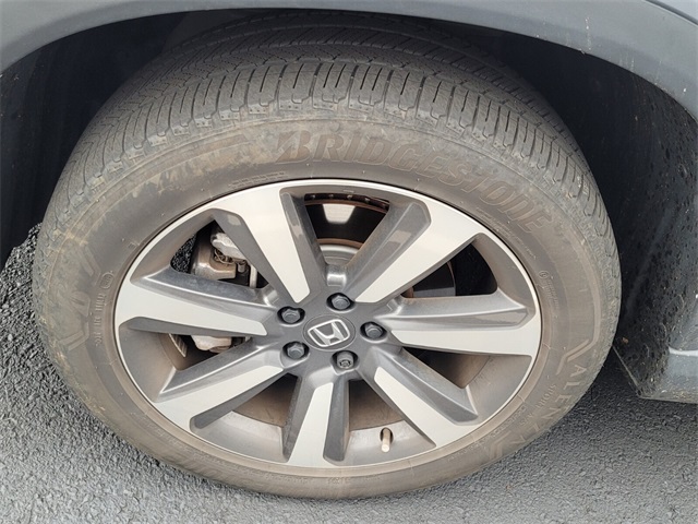 2024 Honda Pilot Touring photo 3