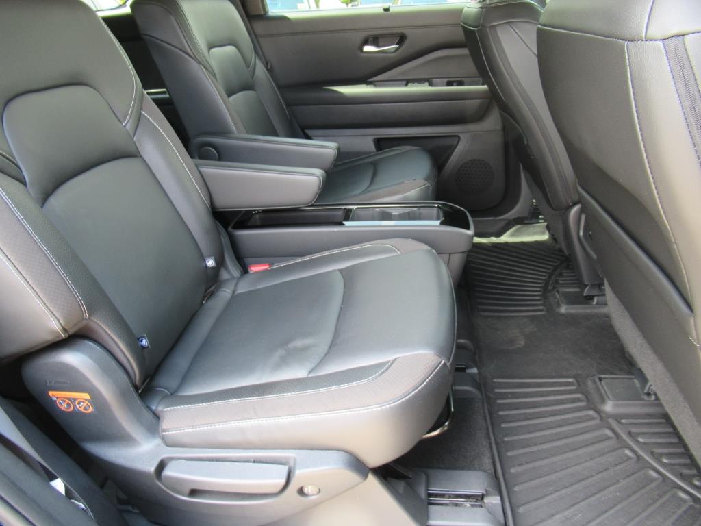 2023 Nissan Pathfinder SL photo 29