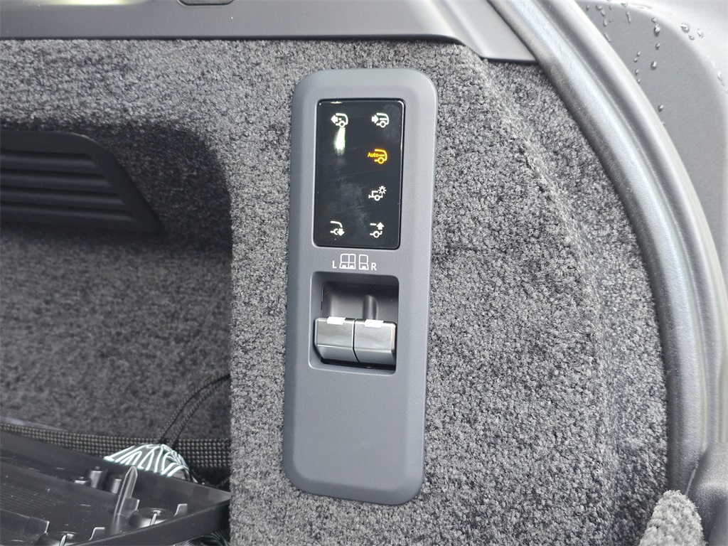 2025 Land Rover Range Rover SE photo 25