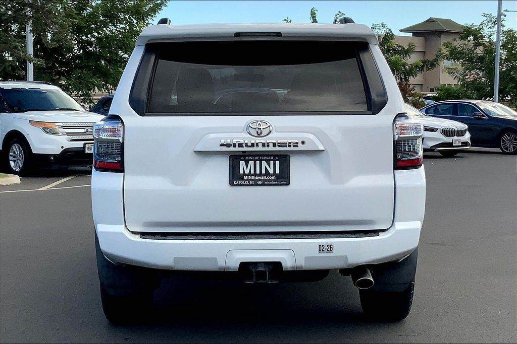 Image of Pre-Owned 2019 Toyota 4Runner V6 4WD SR5