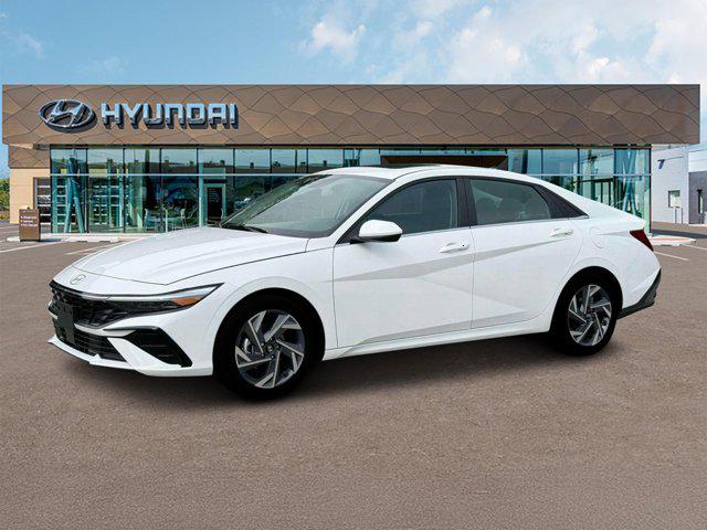 2025 Hyundai Elantra SEL Convenience photo 2