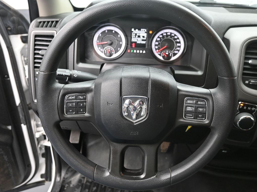 2022 Ram 1500 Classic Tradesman photo 2