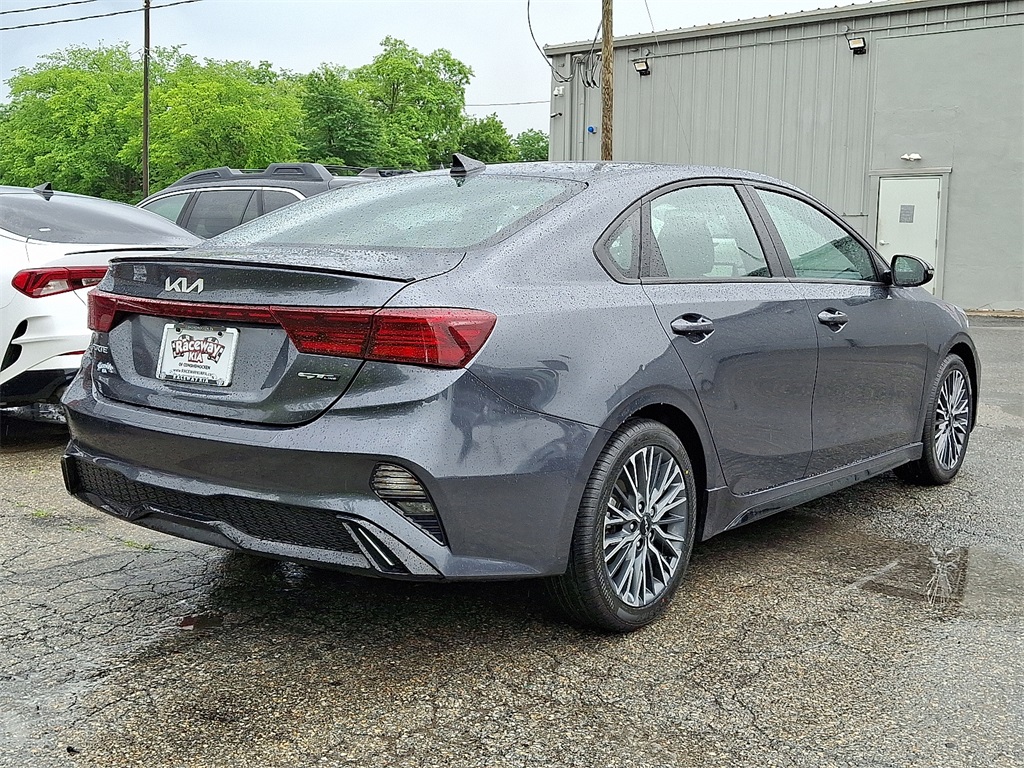 2022 Kia Forte GT-Line photo 6