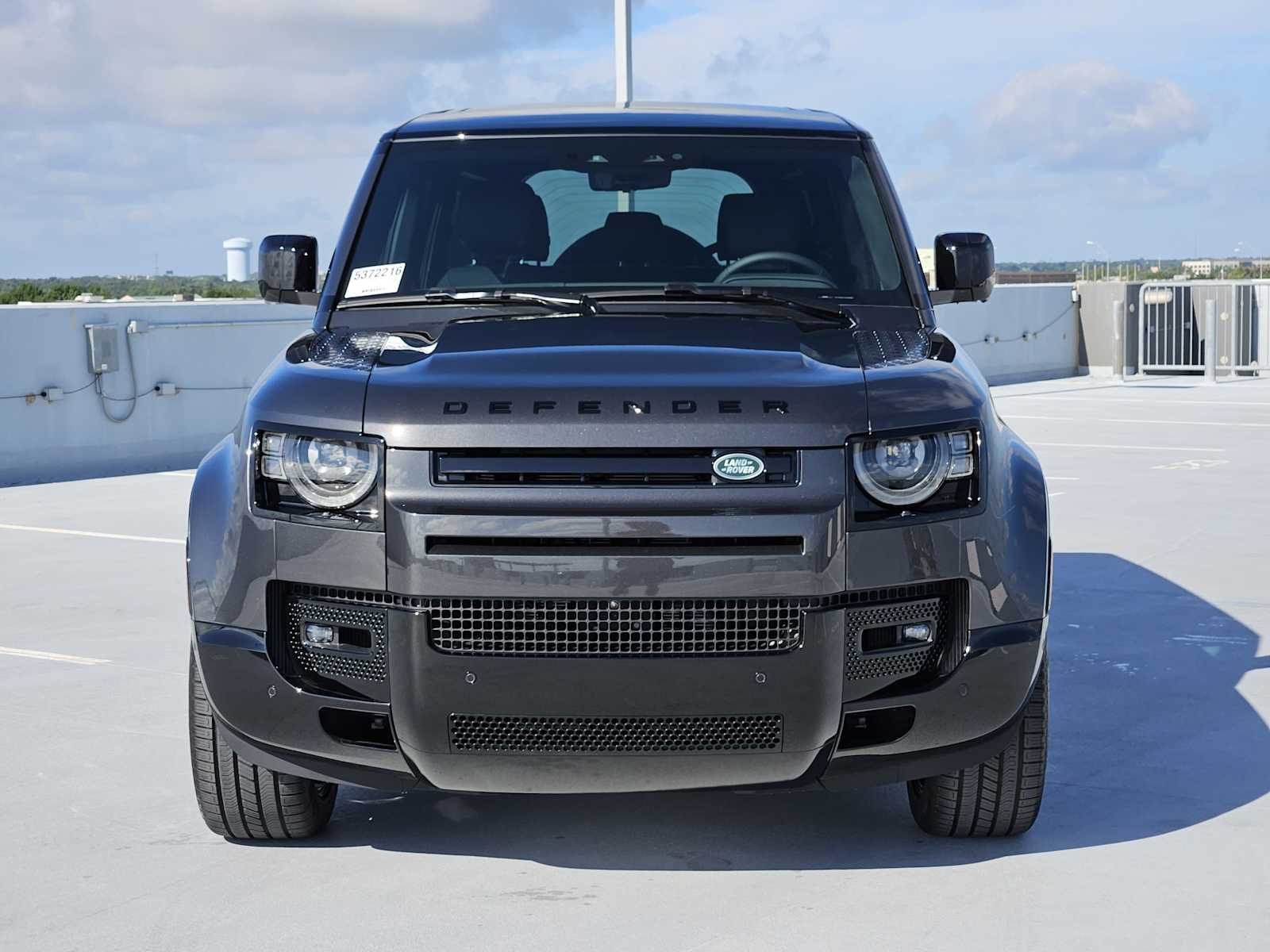 2025 Land Rover Defender 110 X-Dynamic SE photo 2