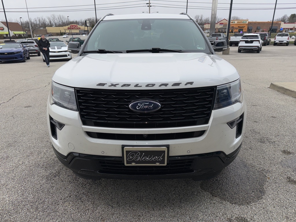 2018 Ford Explorer Sport photo 2