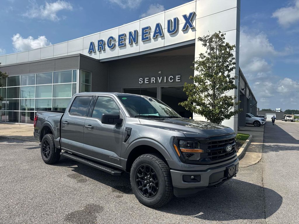 2025 Ford F-150 XLT's photo