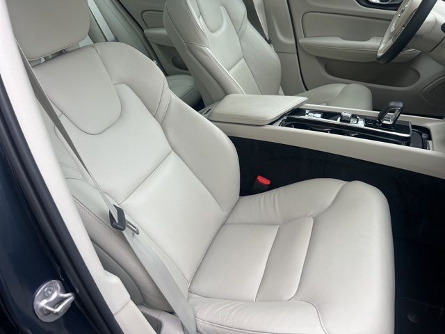 2024 Volvo S60 B5 Core photo 16