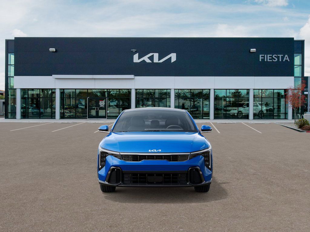 2025 Kia K4 GT-Line photo 2