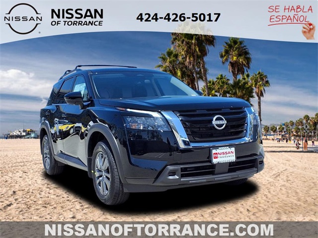 2025 Nissan Pathfinder SV's photo