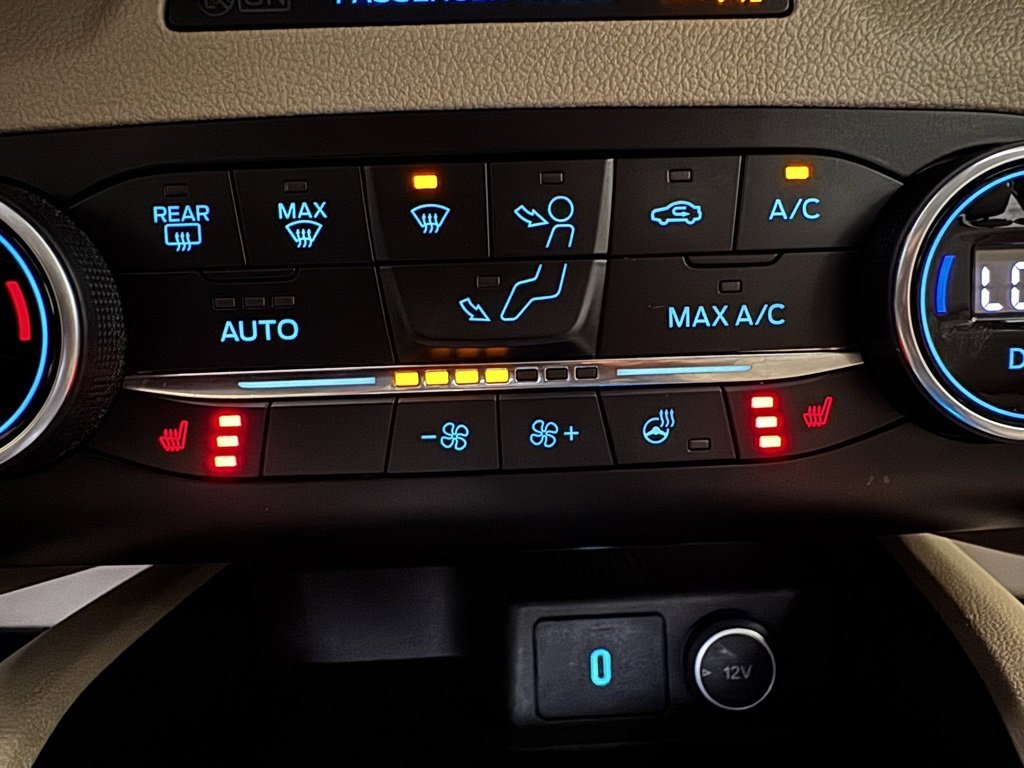 2020 Ford Escape Titanium Hybrid photo 5