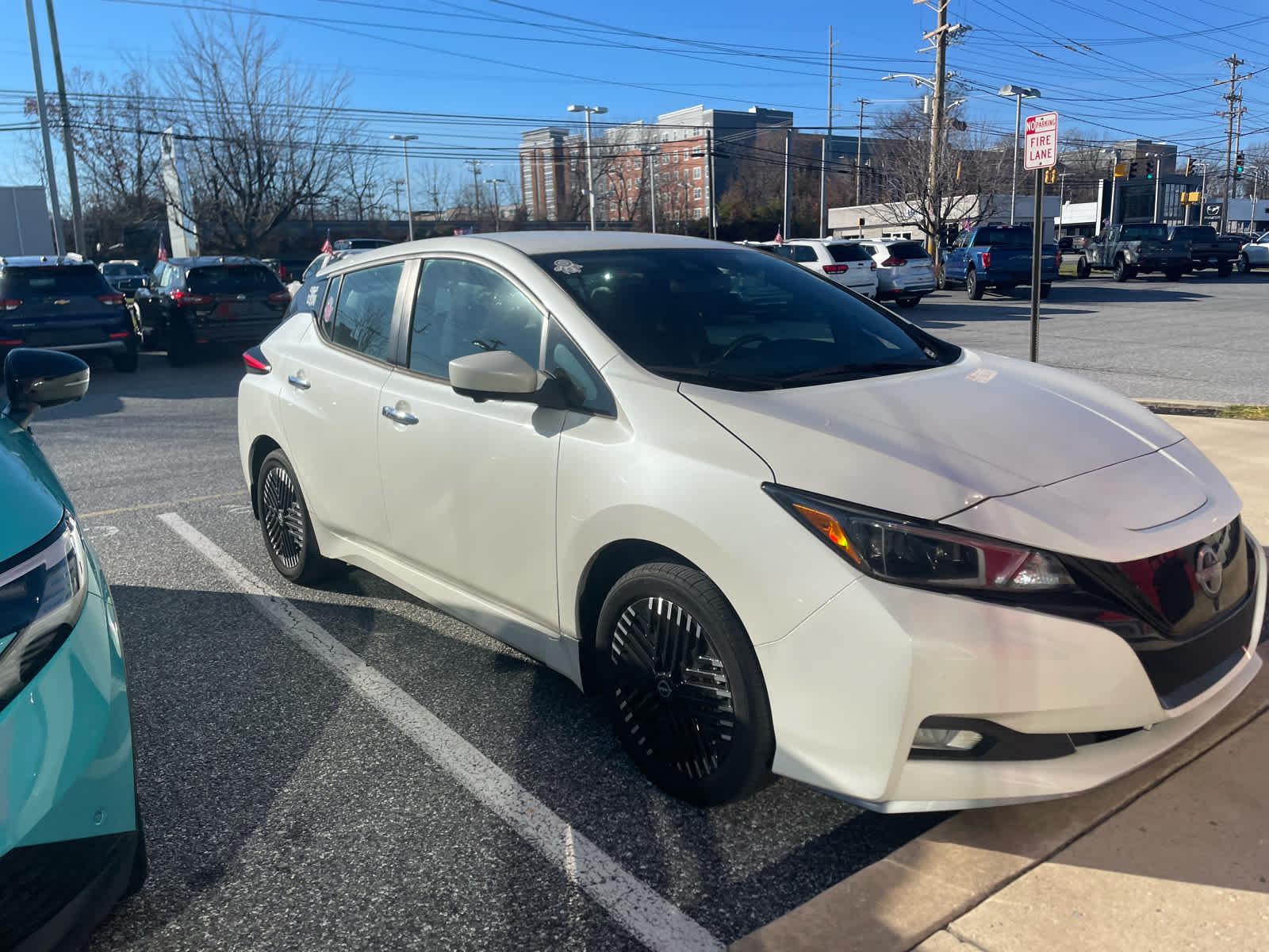 2023 Nissan Leaf SV Plus photo 2