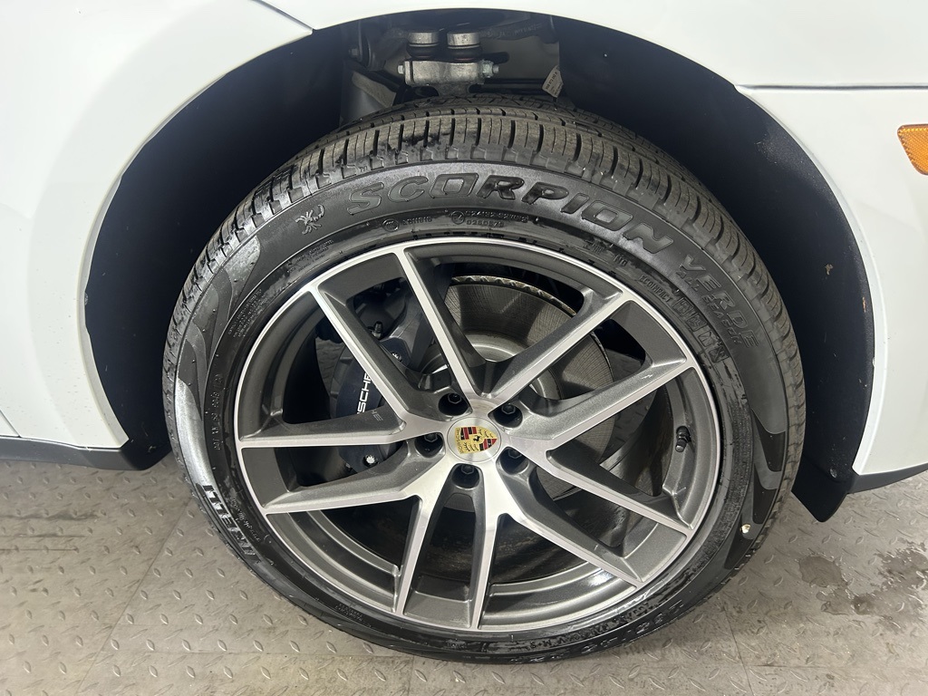 2024 Porsche Macan photo 11