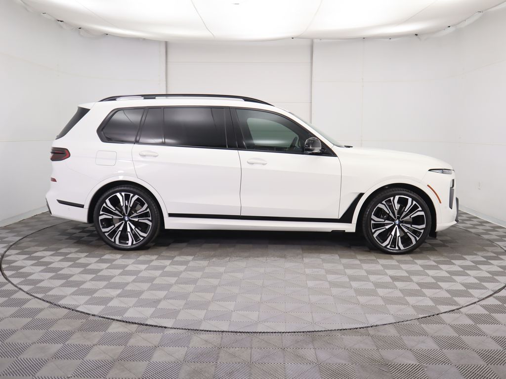 2025 Bmw X7 M60i photo 3