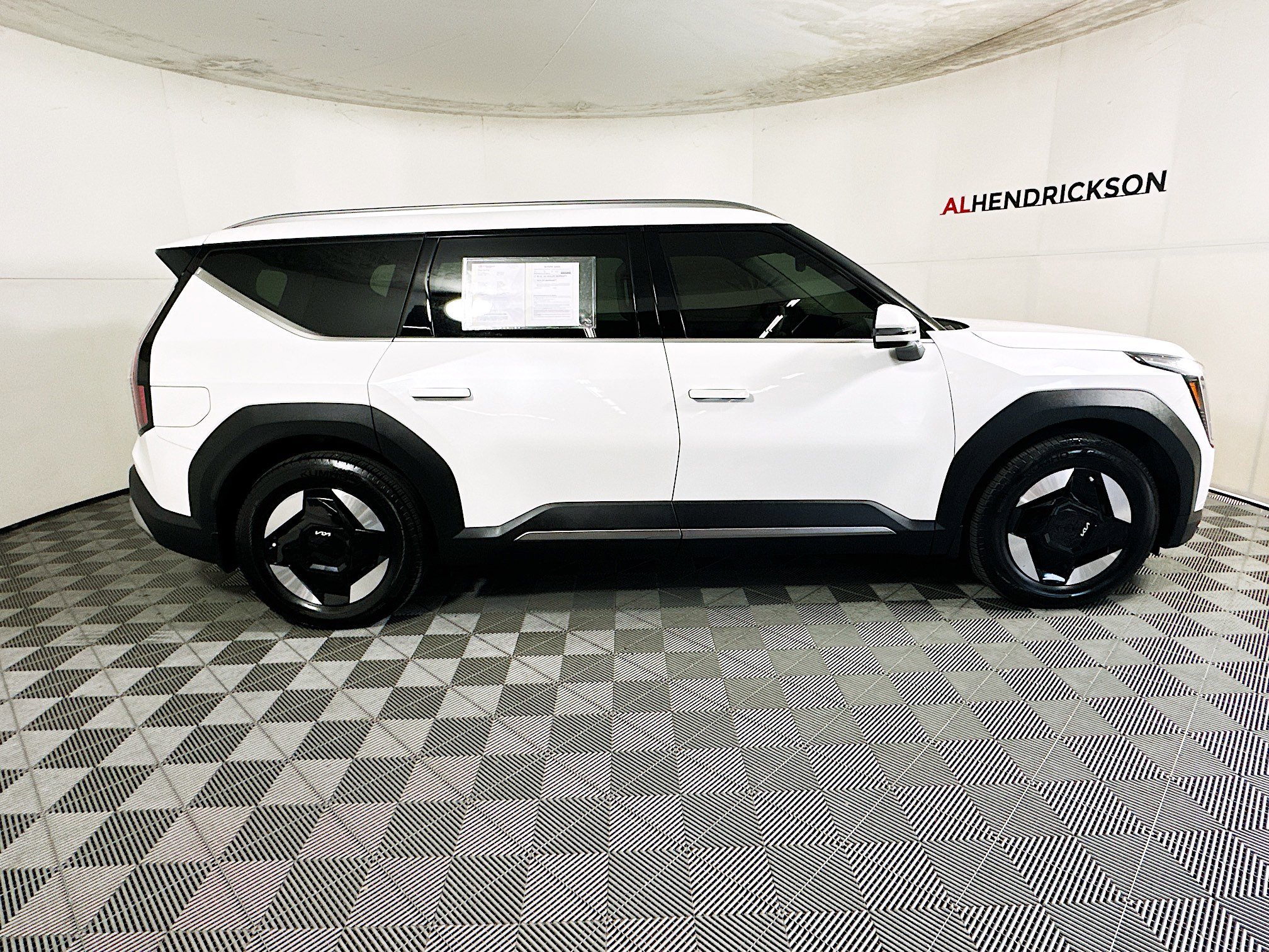 Used 2024 Kia Ev9 Wind with VIN KNDAFFS56R6031018 for sale in Coconut Creek, FL