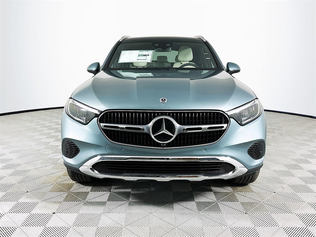 2026 Mercedes Benz GLC 300 photo 2