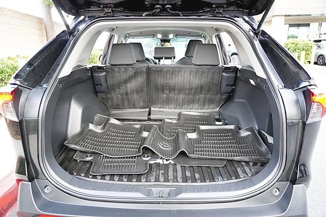 Used 2024  Toyota XLE image 12