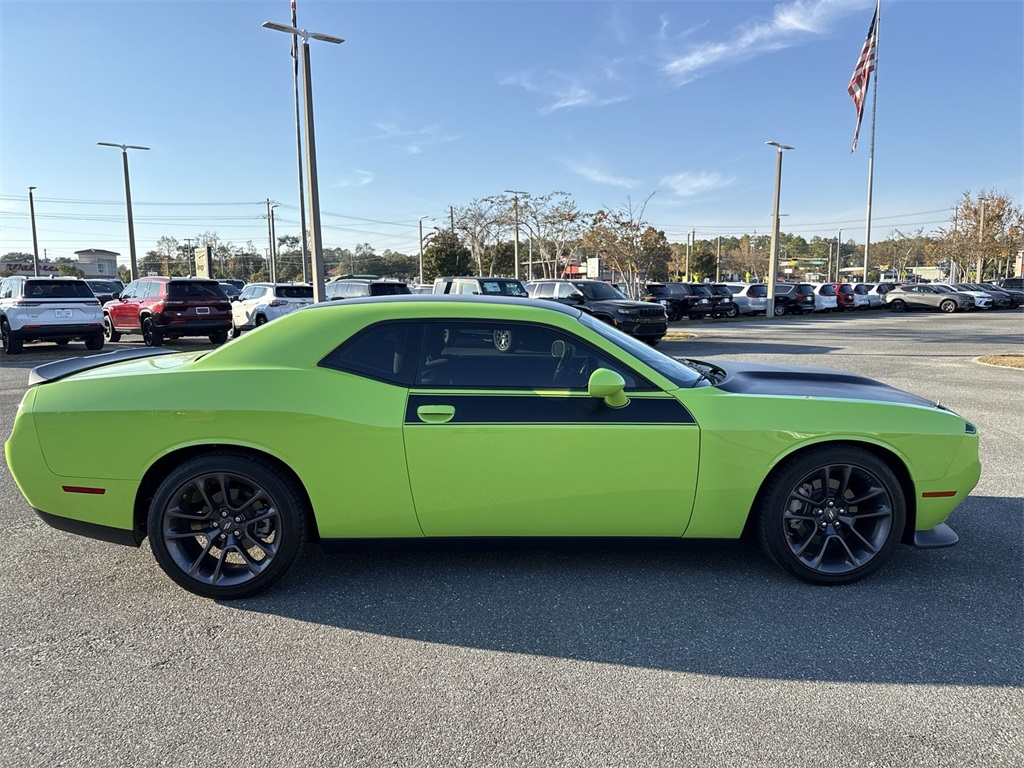 2023 Dodge Challenger R/T photo 2