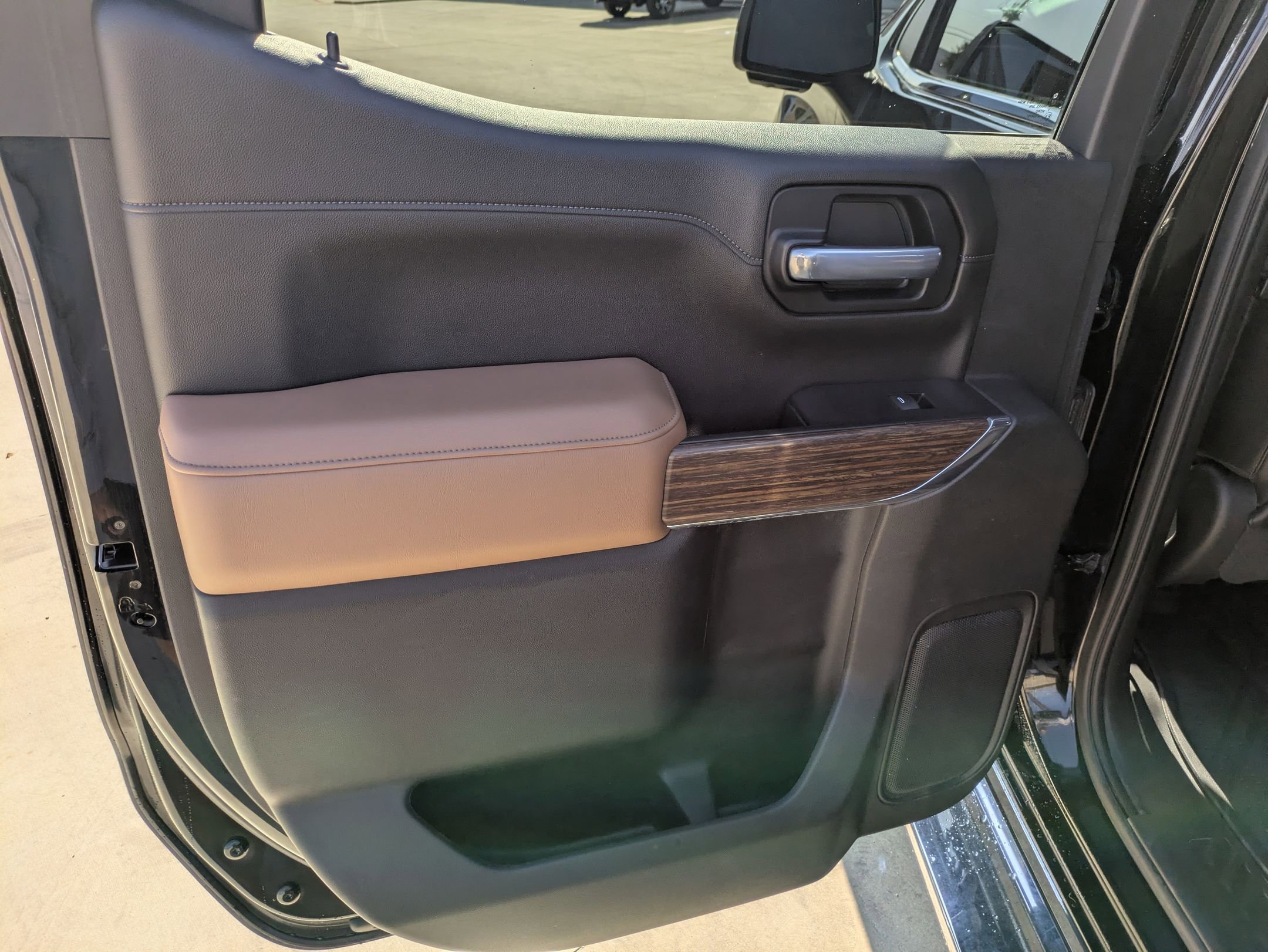 2021 Chevrolet Silverado 1500 High Country photo 15
