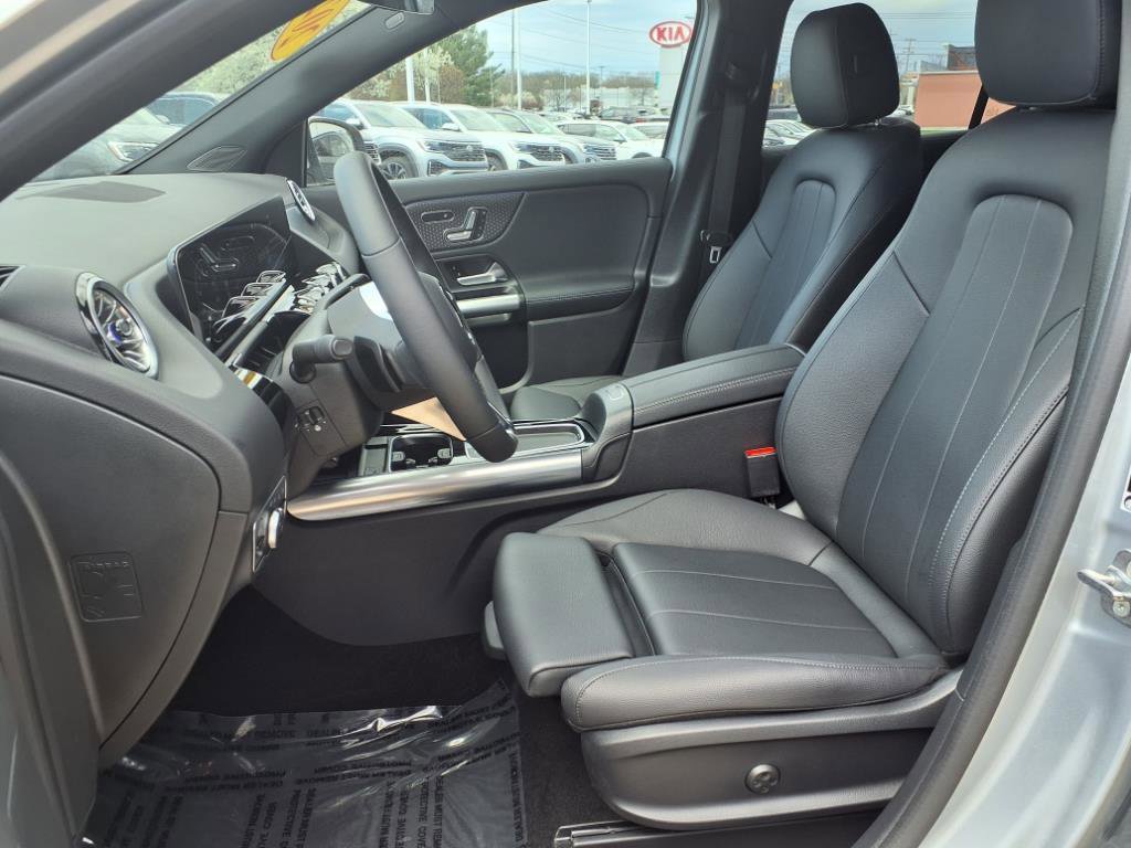 2025 Mercedes Benz GLA 250 4MATIC photo 4